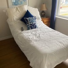 Lit &eacute;lectrique et matelas (simple). T&eacute;l&eacute;commande sans f ...